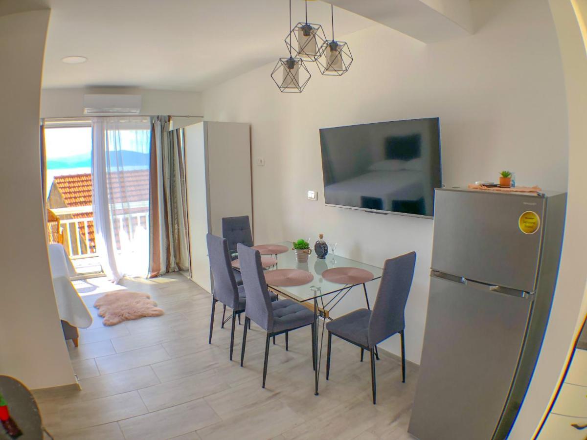 Apartments By The Sea Gradac, Makarska - 13181 Gradac  Exteriér fotografie